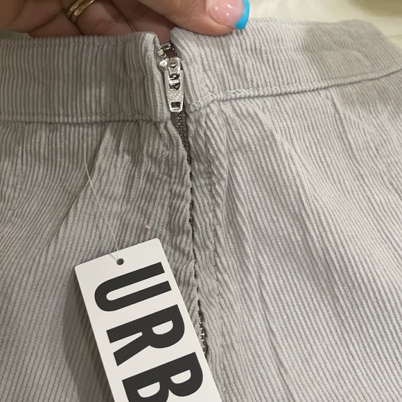 🩶🩶Urban Outfitters pleated corduroy mini skirt - Picture 9 of 12